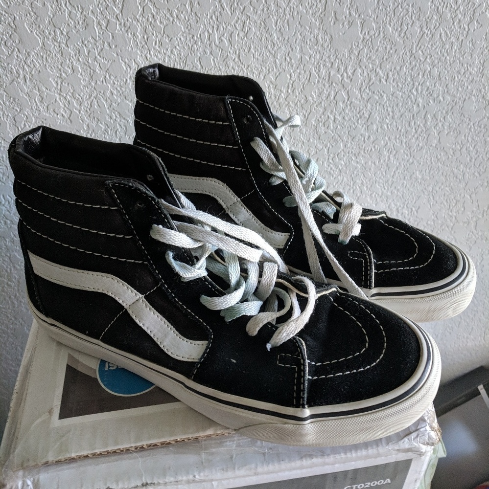 SOLD Sk8-hi vans